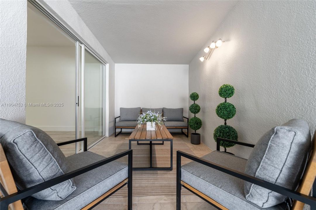 Active With Contract: $635,000 (3 beds, 2 baths, 1665 Square Feet)