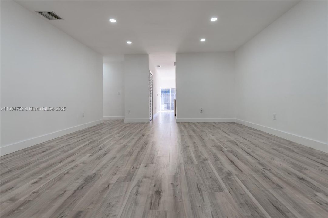 Active With Contract: $635,000 (3 beds, 2 baths, 1665 Square Feet)