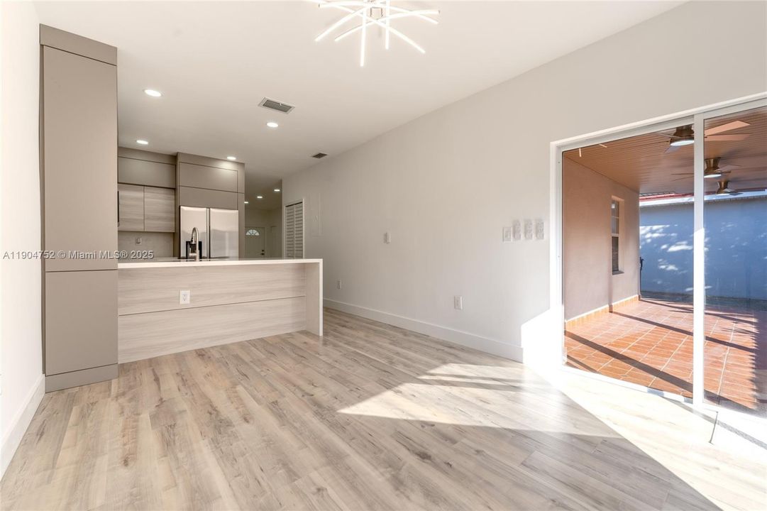 Active With Contract: $635,000 (3 beds, 2 baths, 1665 Square Feet)