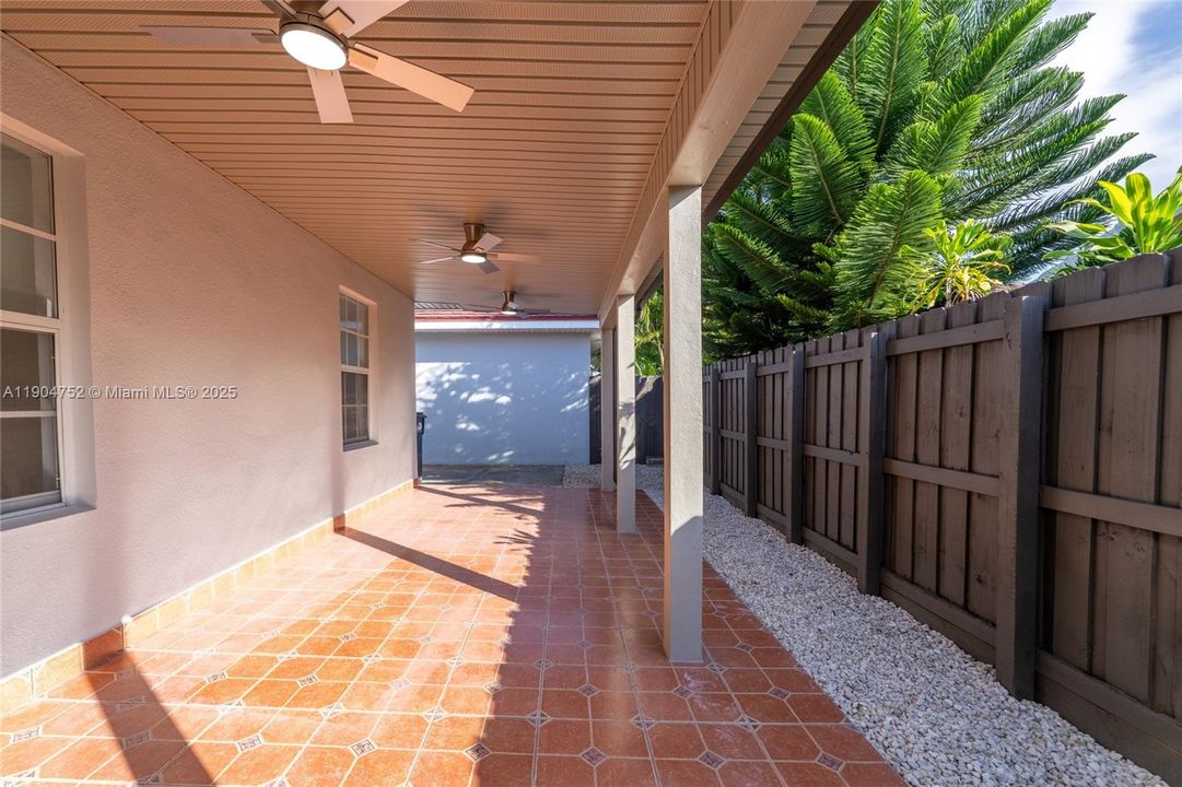 Active With Contract: $635,000 (3 beds, 2 baths, 1665 Square Feet)