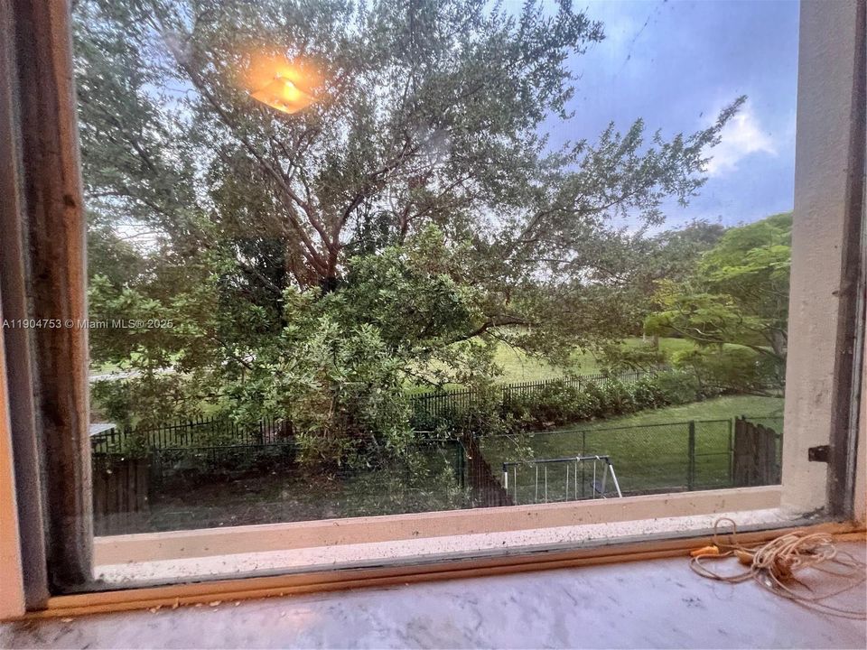 На продажу: $400,000 (3 спален, 2 ванн, 1295 Квадратных фут)