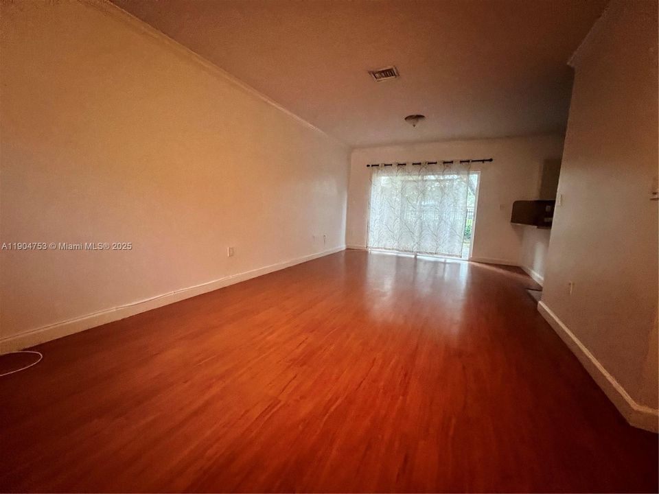 На продажу: $400,000 (3 спален, 2 ванн, 1295 Квадратных фут)