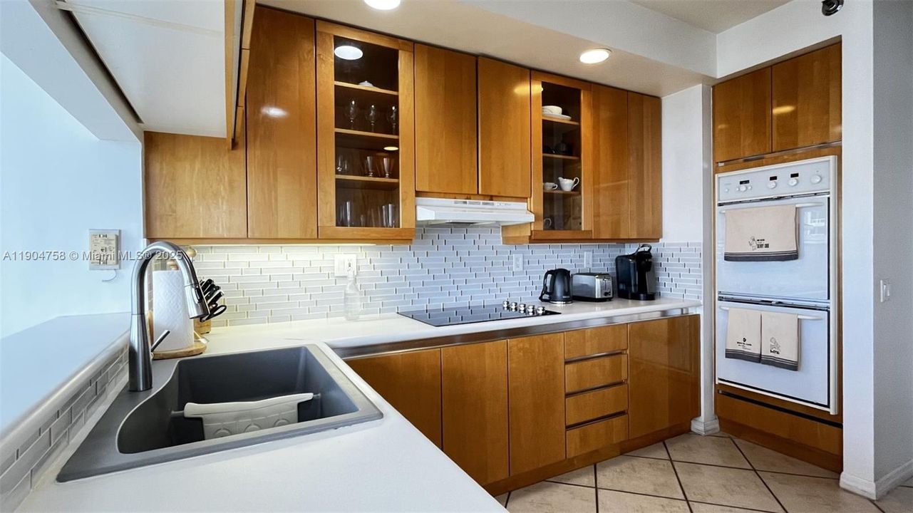 待售: $929,000 (2 贝兹, 2 浴室, 2190 平方英尺)