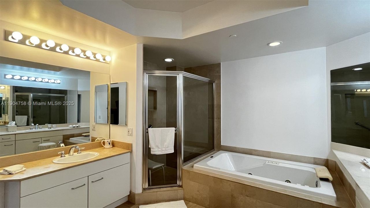 待售: $929,000 (2 贝兹, 2 浴室, 2190 平方英尺)