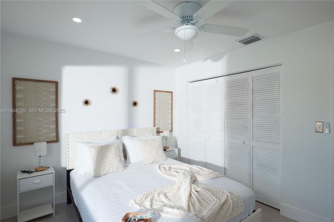 For Sale: $1,200,000 (4 beds, 2 baths, 2220 Square Feet)