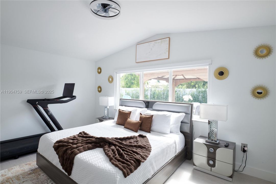 For Sale: $1,200,000 (4 beds, 2 baths, 2220 Square Feet)