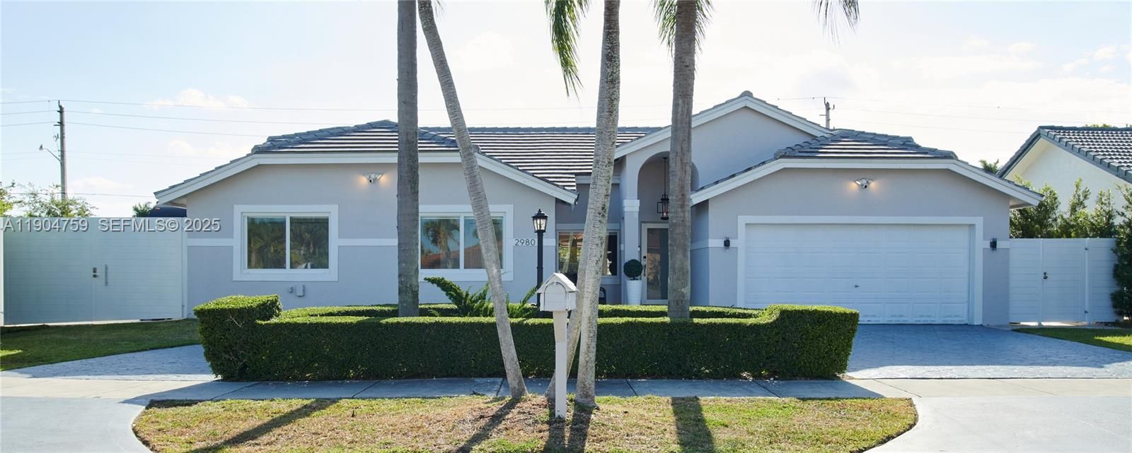 For Sale: $1,200,000 (4 beds, 2 baths, 2220 Square Feet)