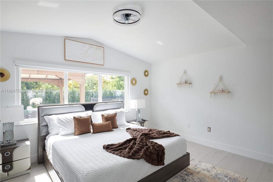 For Sale: $1,200,000 (4 beds, 2 baths, 2220 Square Feet)