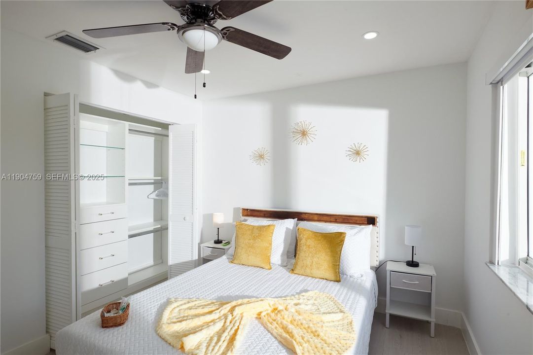 For Sale: $1,200,000 (4 beds, 2 baths, 2220 Square Feet)