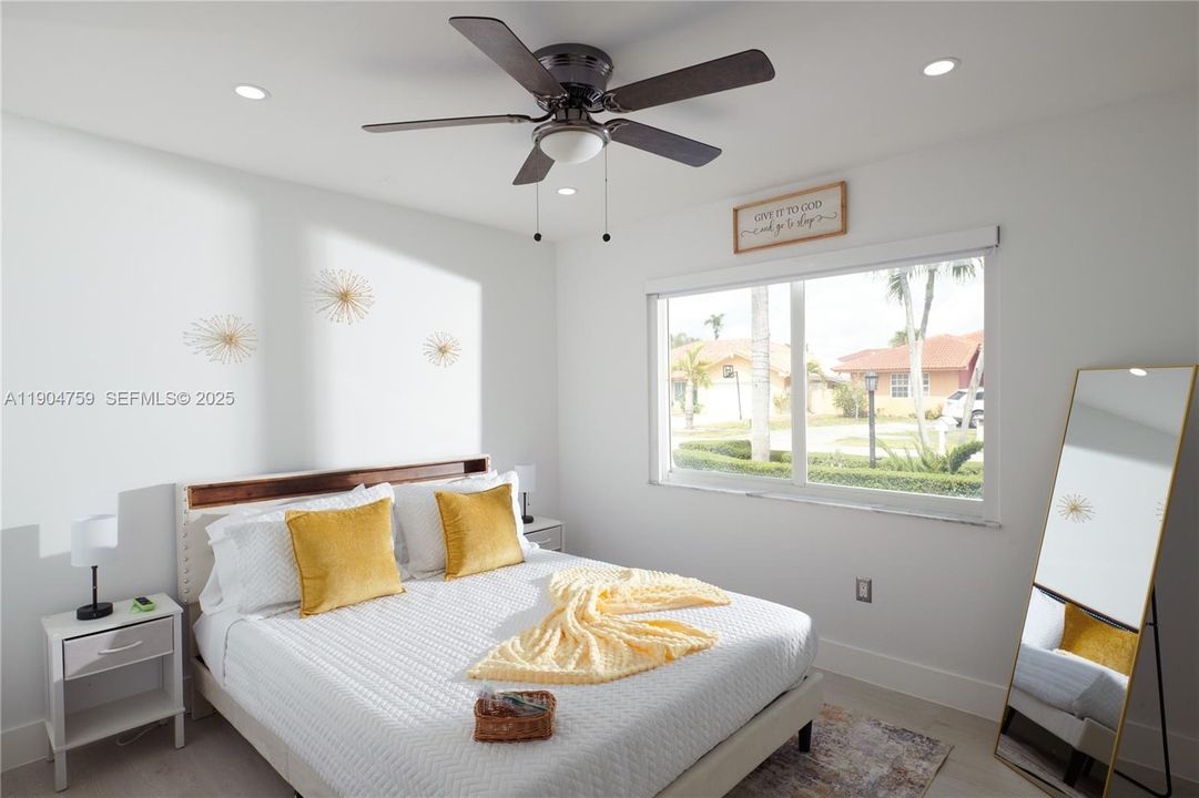 For Sale: $1,200,000 (4 beds, 2 baths, 2220 Square Feet)