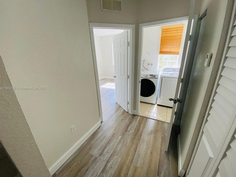 出租: $3,345 (3 贝兹, 2 浴室, 1601 平方英尺)