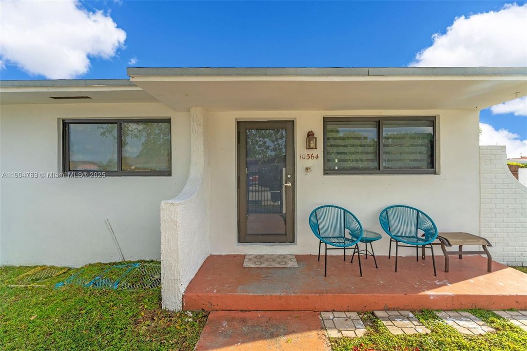 Recently Rented: $4,000 (4 beds, 2 baths, 1426 Square Feet)