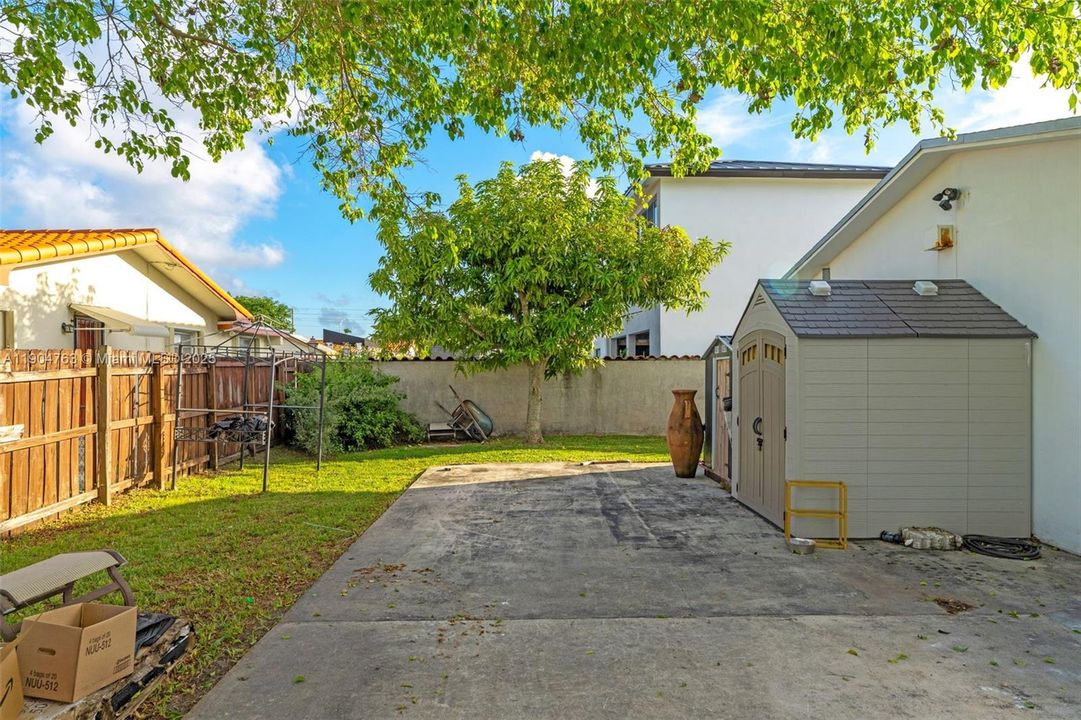 Recently Rented: $4,000 (4 beds, 2 baths, 1426 Square Feet)