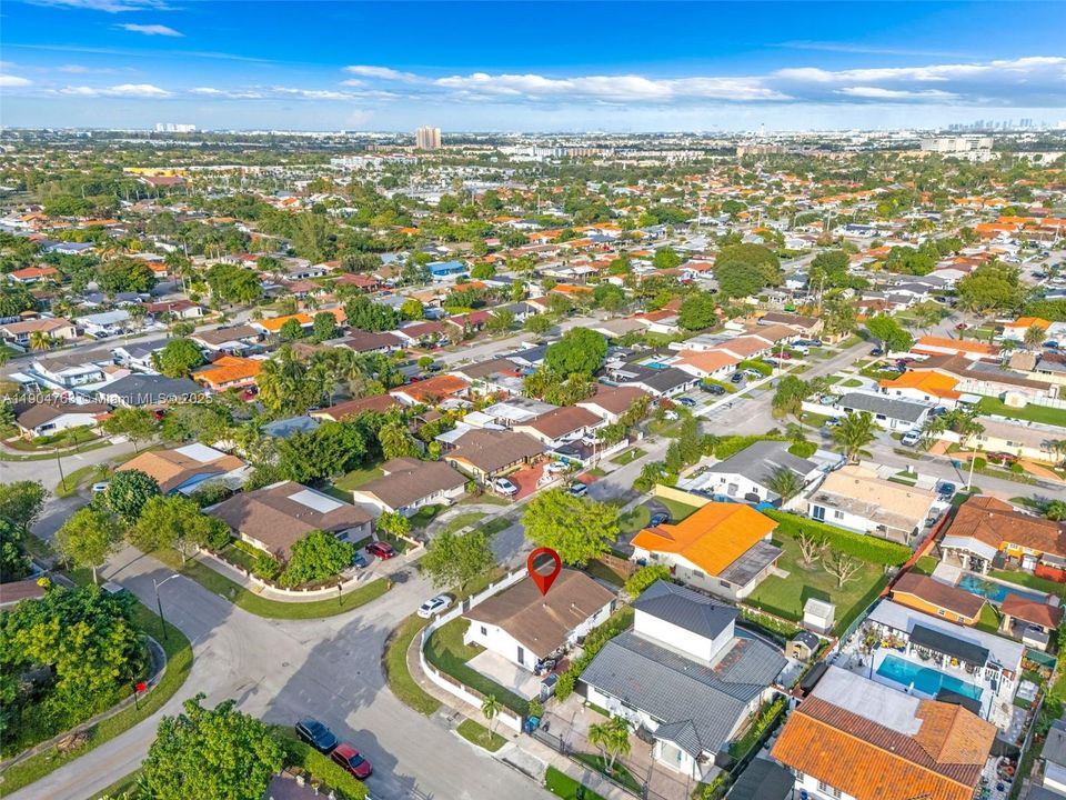 Recently Rented: $4,000 (4 beds, 2 baths, 1426 Square Feet)