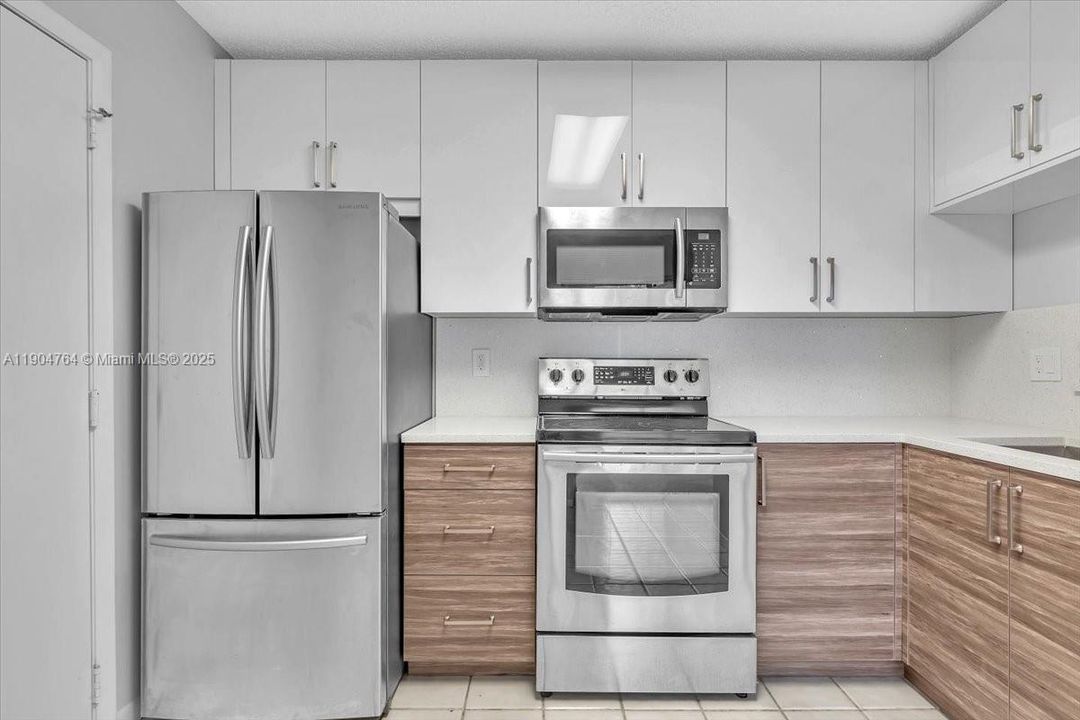 Activo con contrato: $3,000 (3 camas, 2 baños, 1666 Pies cuadrados)