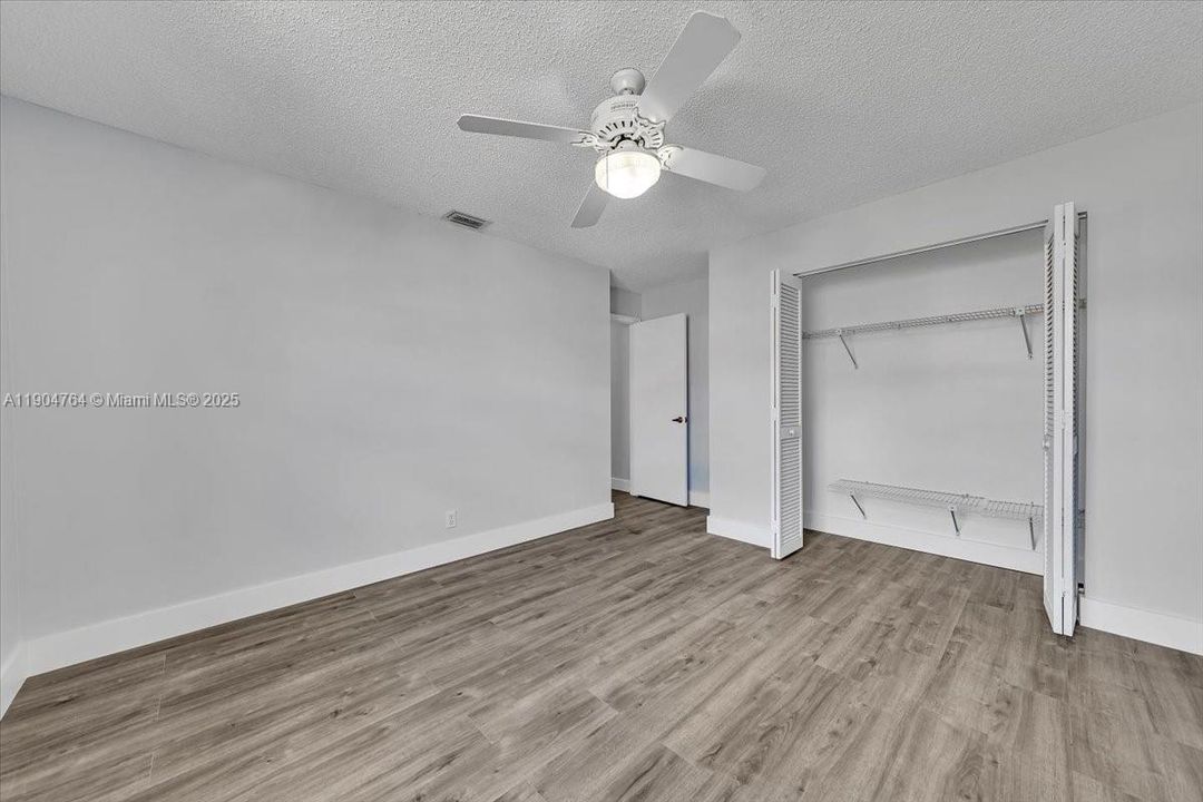 Activo con contrato: $3,000 (3 camas, 2 baños, 1666 Pies cuadrados)