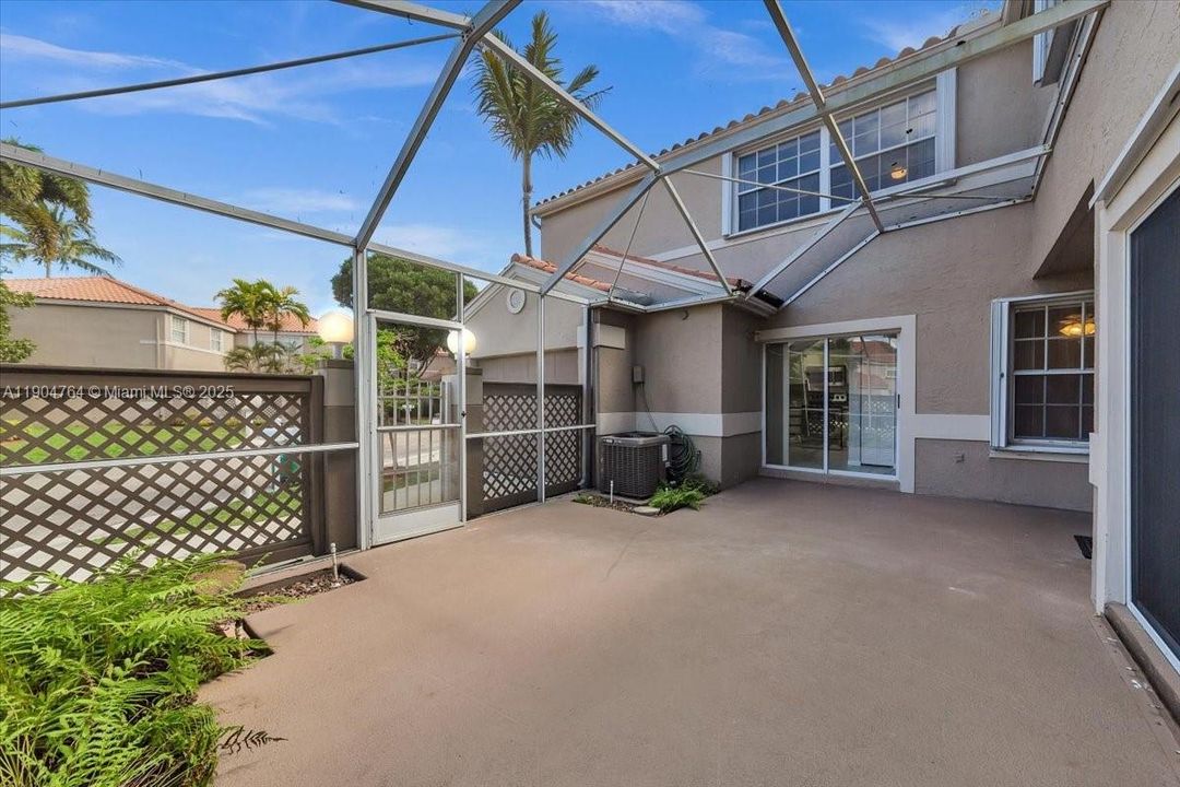 Activo con contrato: $3,000 (3 camas, 2 baños, 1666 Pies cuadrados)