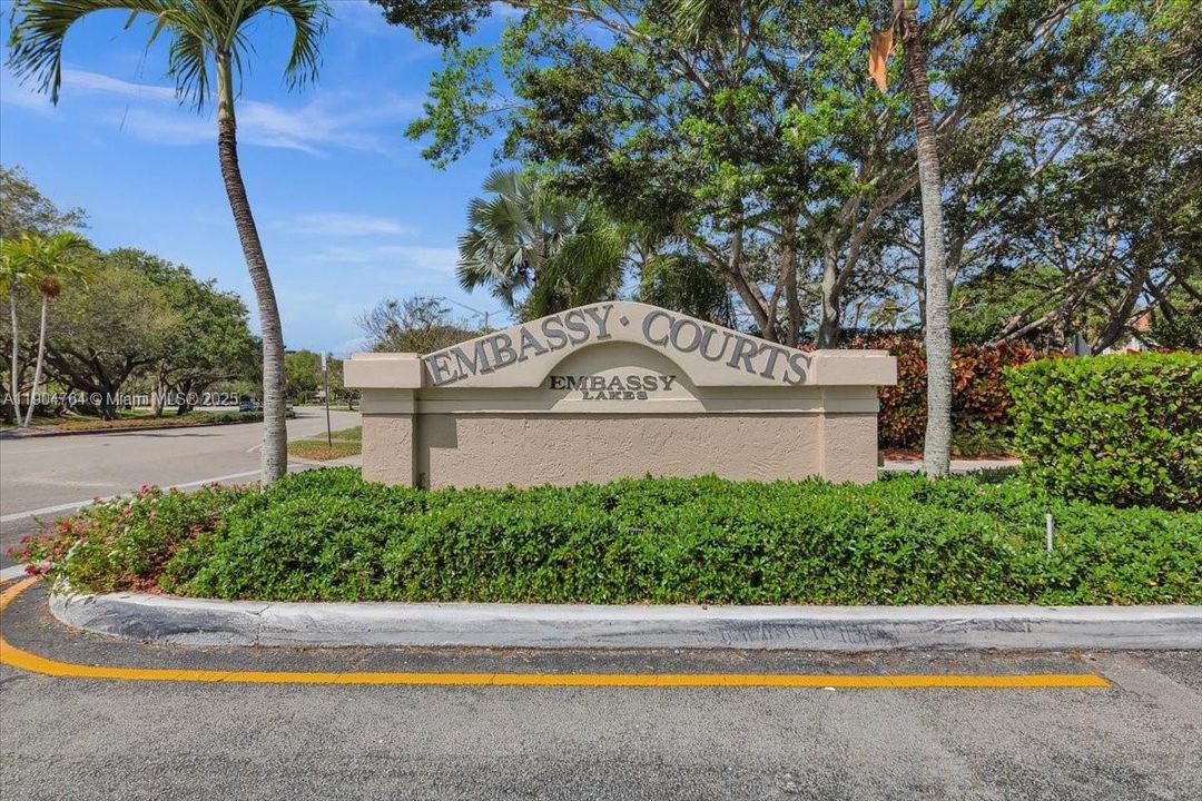 Activo con contrato: $3,000 (3 camas, 2 baños, 1666 Pies cuadrados)