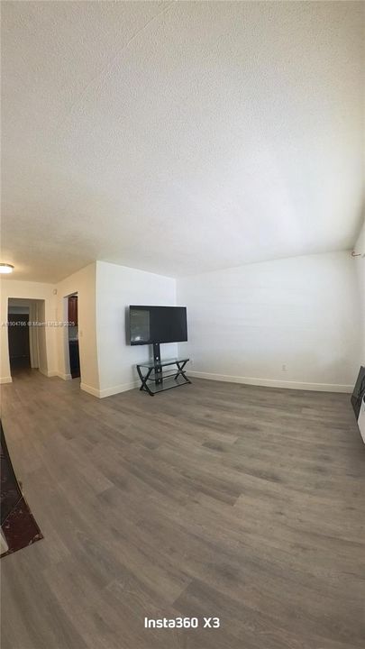 For Sale: $149,000 (1 beds, 1 baths, 580 Square Feet)
