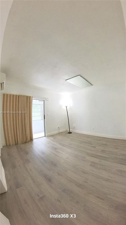 For Sale: $149,000 (1 beds, 1 baths, 580 Square Feet)