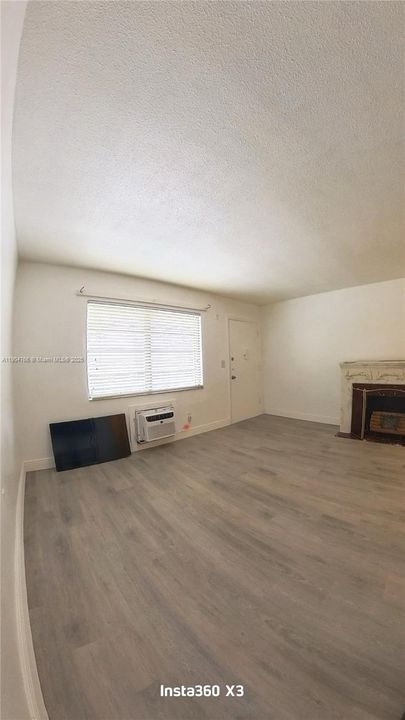 For Sale: $149,000 (1 beds, 1 baths, 580 Square Feet)