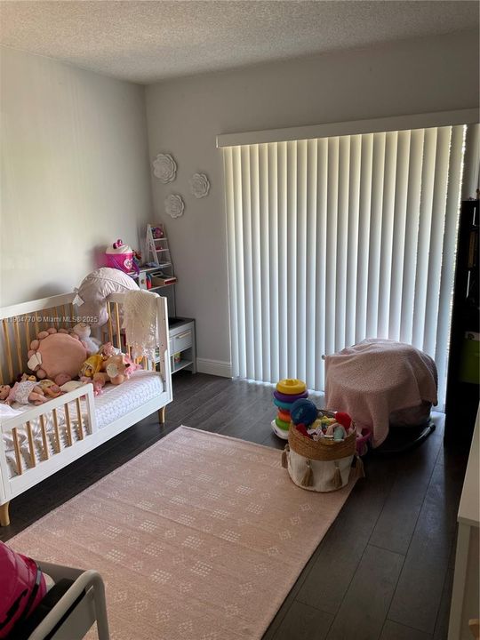 En Venta: $285,000 (2 camas, 2 baños, 901 Pies cuadrados)