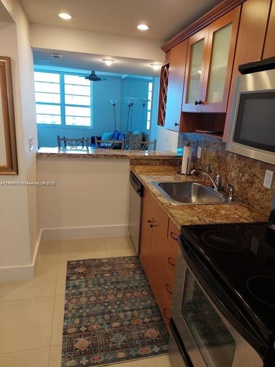 For Rent: $3,000 (1 beds, 1 baths, 550 Square Feet)