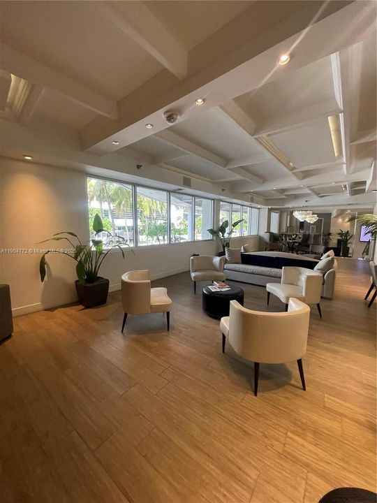 For Rent: $3,000 (1 beds, 1 baths, 550 Square Feet)