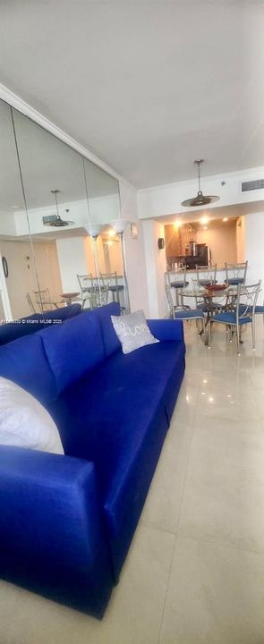 For Rent: $3,000 (1 beds, 1 baths, 550 Square Feet)