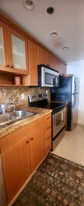For Rent: $3,000 (1 beds, 1 baths, 550 Square Feet)