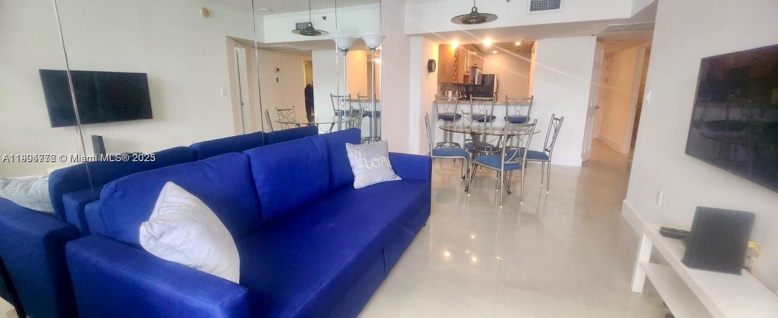 For Rent: $3,000 (1 beds, 1 baths, 550 Square Feet)