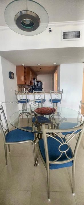 For Rent: $3,000 (1 beds, 1 baths, 550 Square Feet)