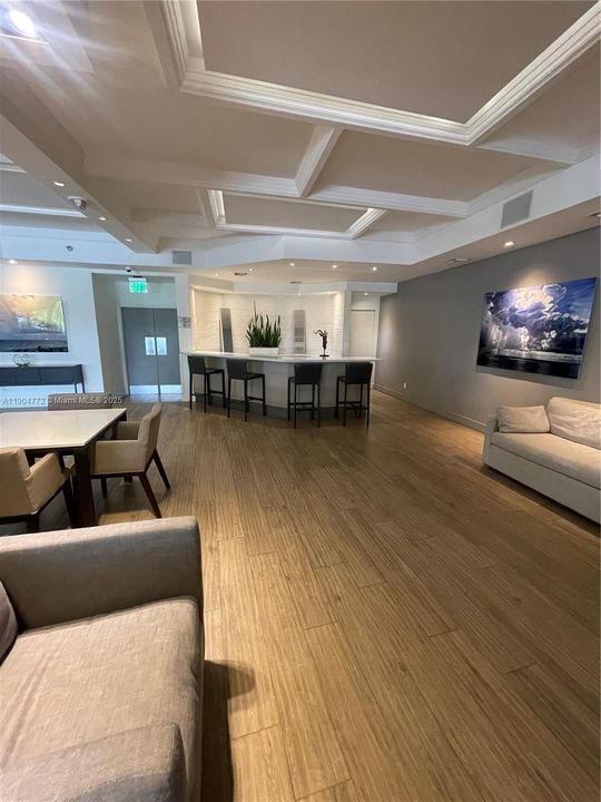 For Rent: $3,000 (1 beds, 1 baths, 550 Square Feet)