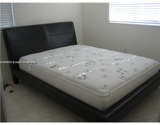 En Venta: $580,000 (3 camas, 2 baños, 1683 Pies cuadrados)