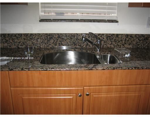 En Venta: $580,000 (3 camas, 2 baños, 1683 Pies cuadrados)