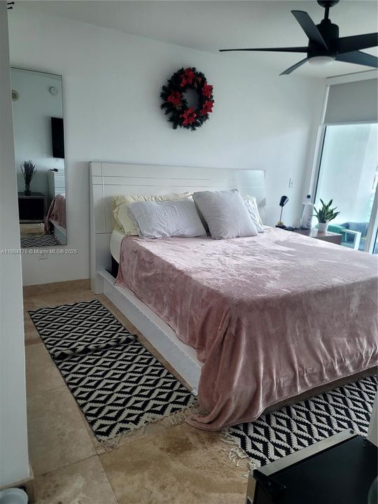 出租: $4,500 (2 贝兹, 2 浴室, 1110 平方英尺)