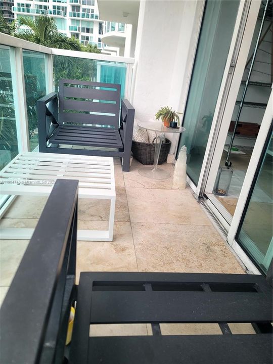 出租: $4,500 (2 贝兹, 2 浴室, 1110 平方英尺)