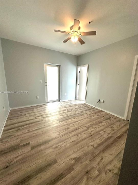For Rent: $2,750 (2 beds, 2 baths, 715 Square Feet)