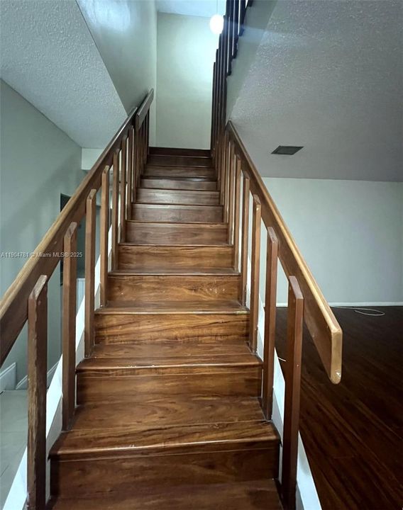 For Rent: $2,875 (3 beds, 2 baths, 1770 Square Feet)