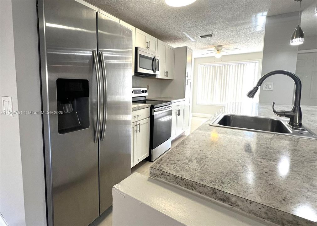 For Rent: $2,875 (3 beds, 2 baths, 1770 Square Feet)