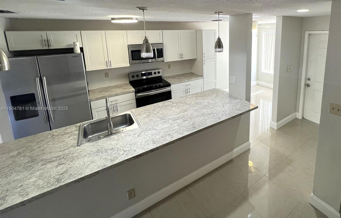 For Rent: $2,875 (3 beds, 2 baths, 1770 Square Feet)