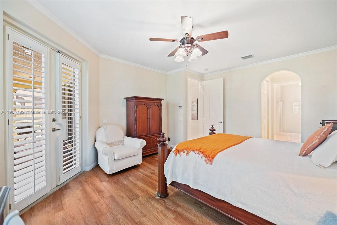 For Sale: $680,000 (3 beds, 2 baths, 1600 Square Feet)