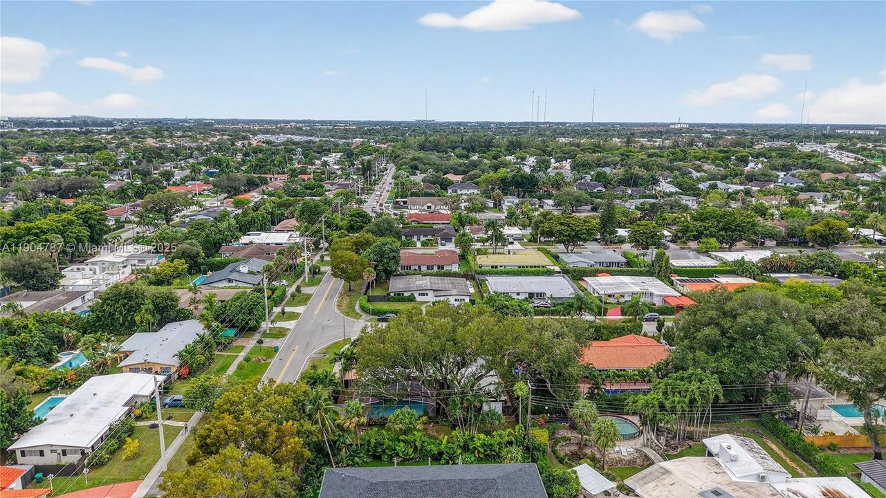 На продажу: $1,792,700 (4 спален, 3 ванн, 2654 Квадратных фут)