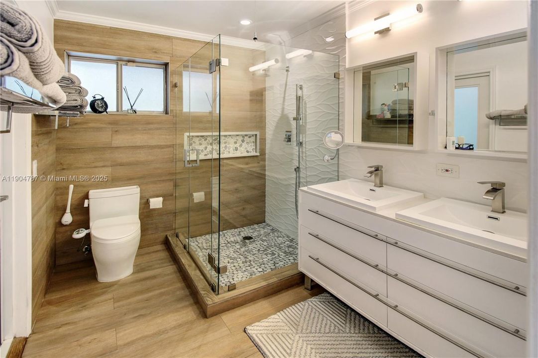 На продажу: $1,792,700 (4 спален, 3 ванн, 2654 Квадратных фут)