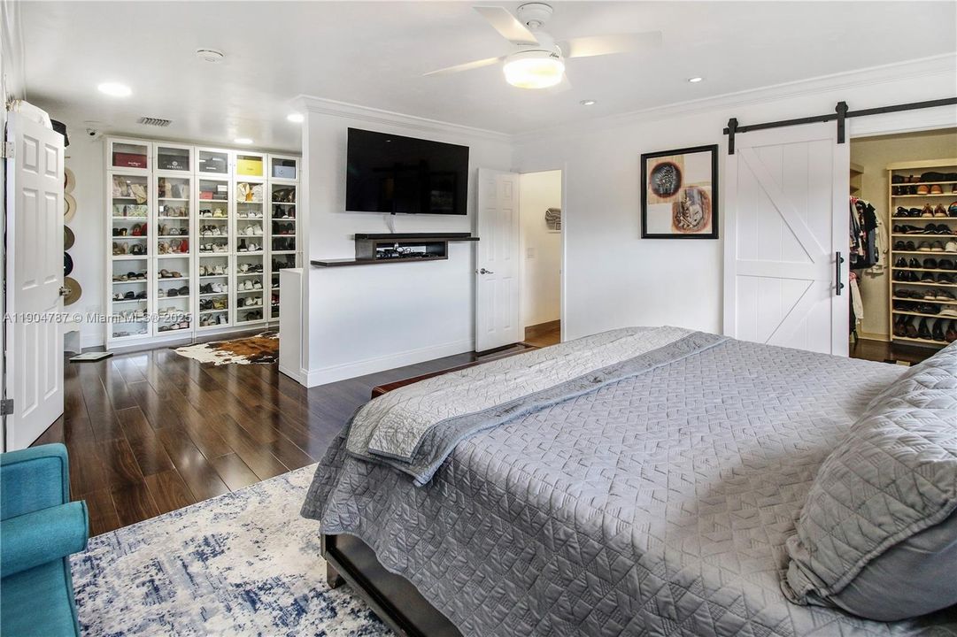 На продажу: $1,792,700 (4 спален, 3 ванн, 2654 Квадратных фут)