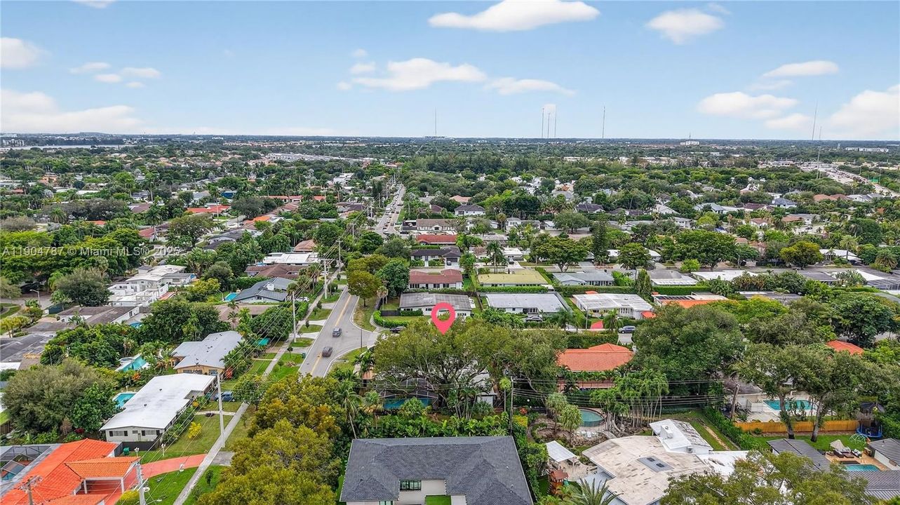 На продажу: $1,792,700 (4 спален, 3 ванн, 2654 Квадратных фут)