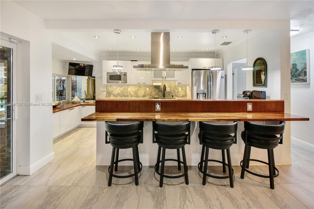 На продажу: $1,792,700 (4 спален, 3 ванн, 2654 Квадратных фут)