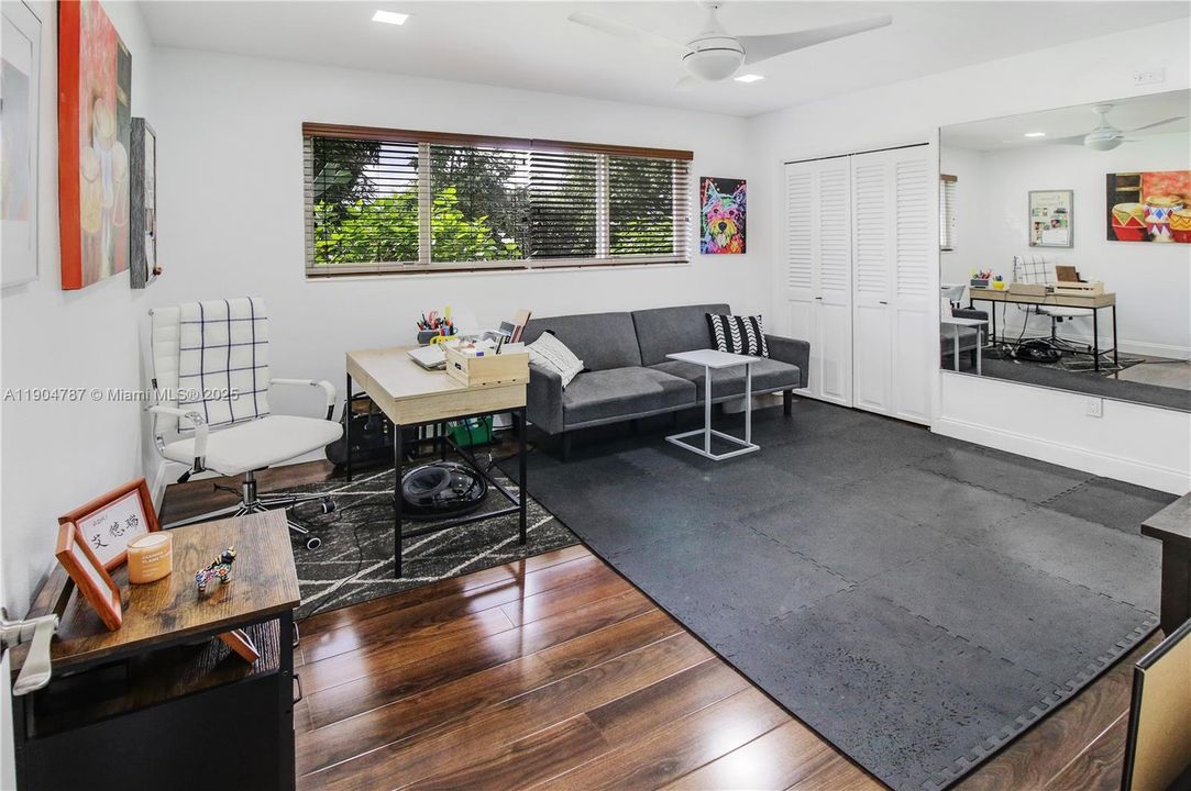 На продажу: $1,792,700 (4 спален, 3 ванн, 2654 Квадратных фут)