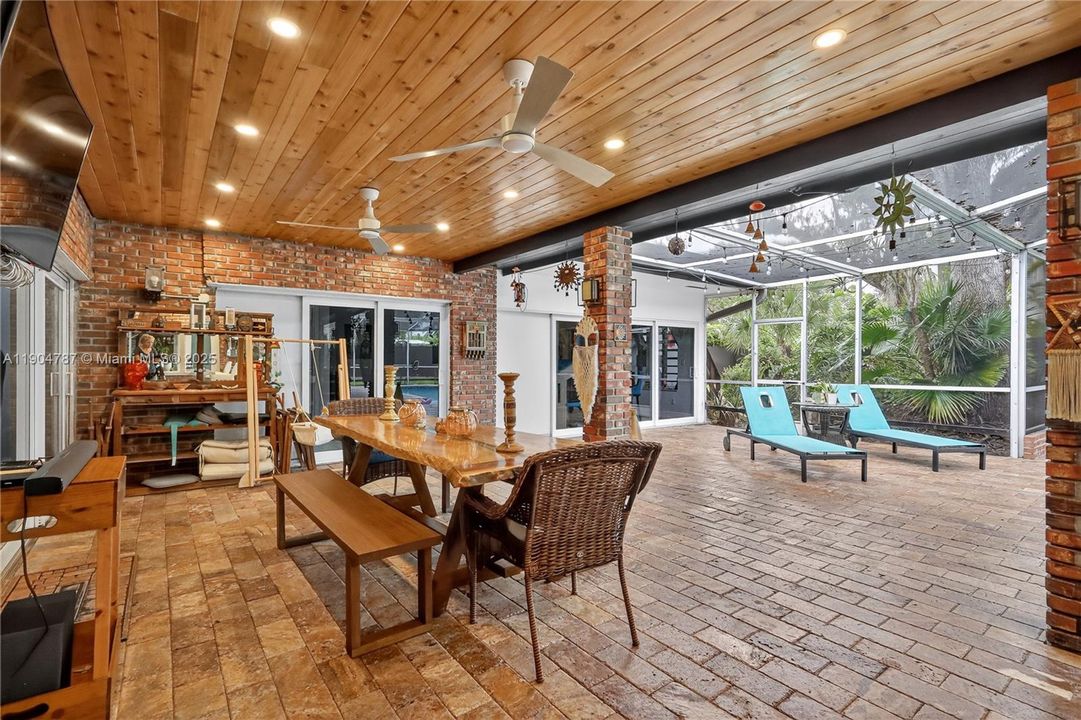 На продажу: $1,792,700 (4 спален, 3 ванн, 2654 Квадратных фут)