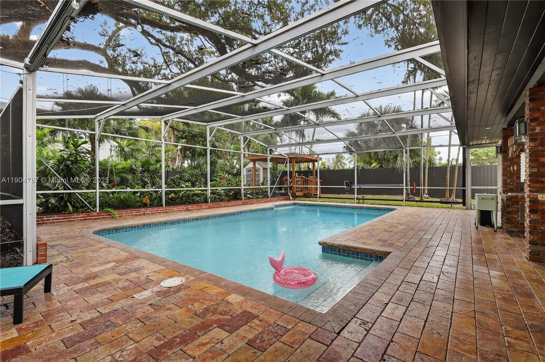 На продажу: $1,792,700 (4 спален, 3 ванн, 2654 Квадратных фут)